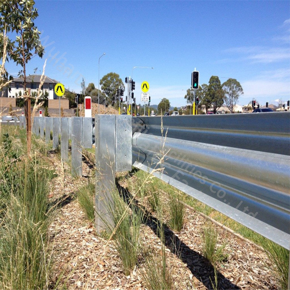 CSA-G40.20 China Factory Hot Sale Galvanized Corrugated Traffic Safety Barrier for Pakistan