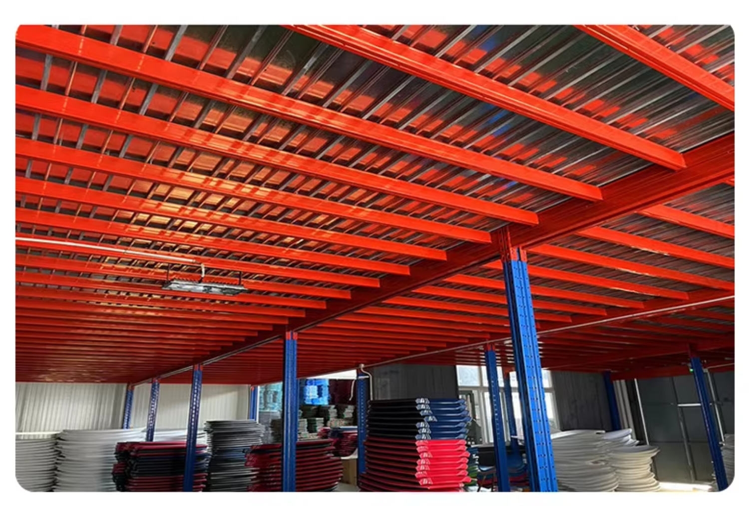 Industrial Steel Platform Mezzanine Floor with Stairs and Handrails for Warehouse Applications