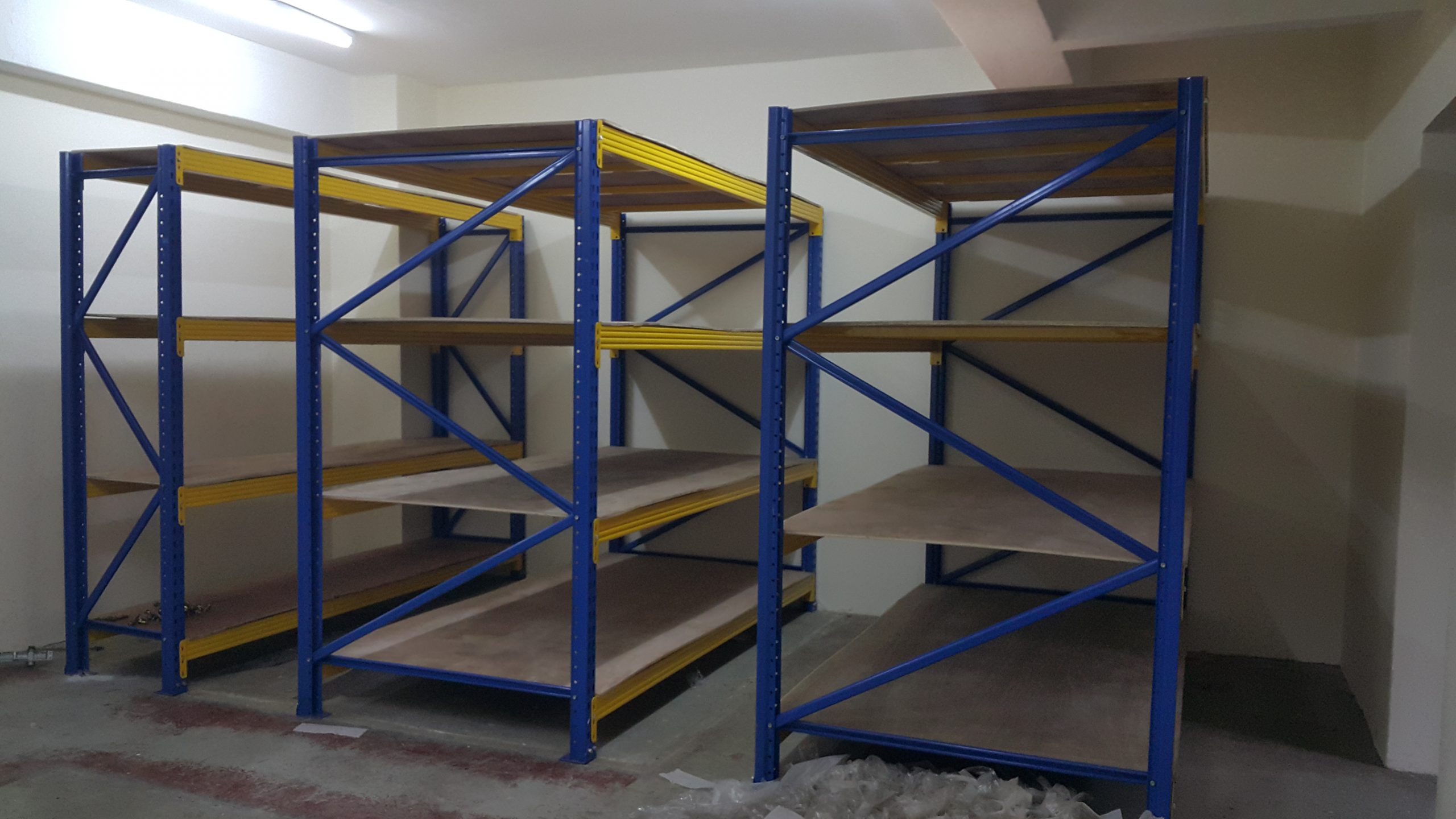 E-commerce Picking Shelving Aisle