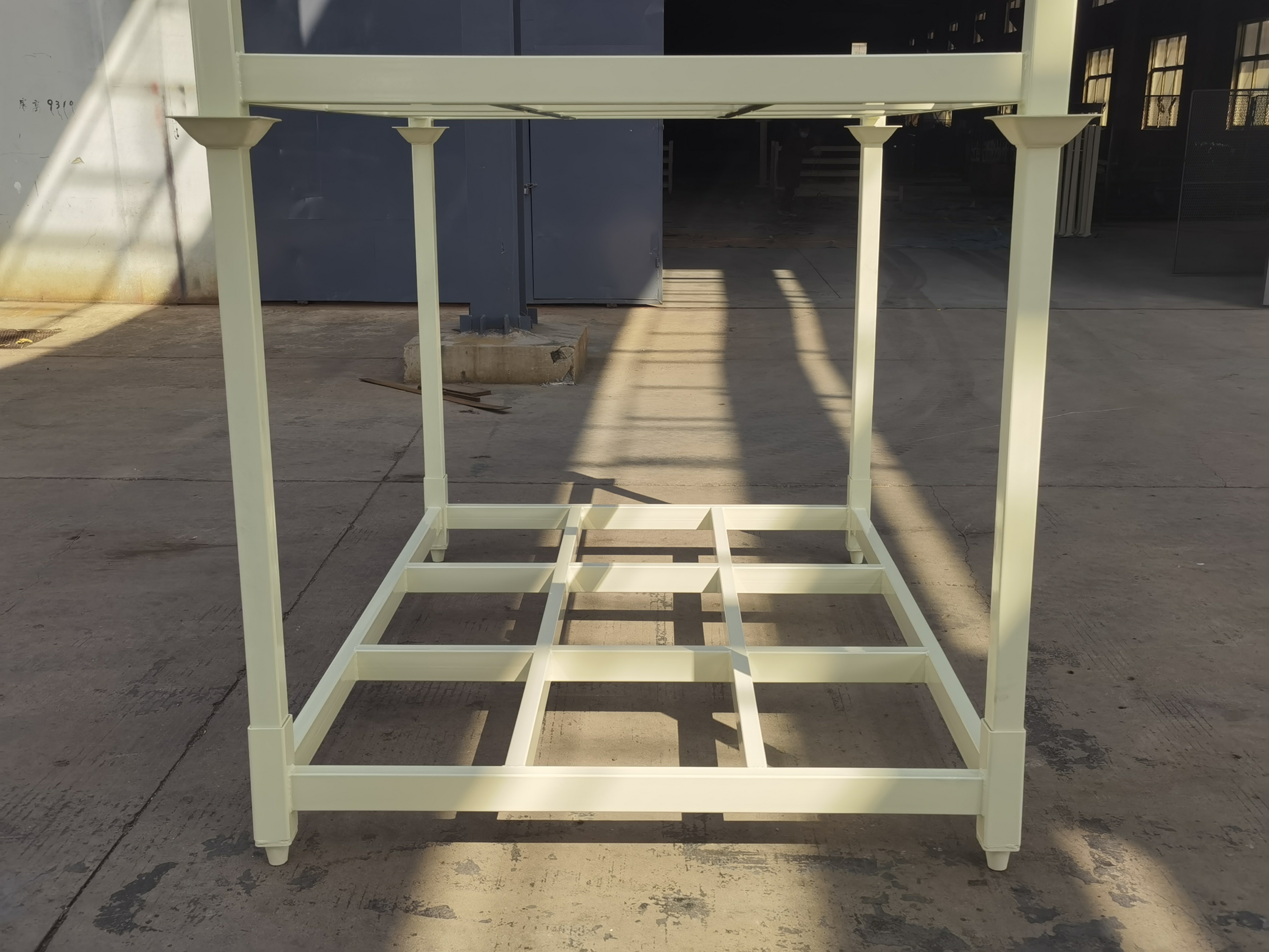 Stackable Post Pallet View