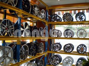 1800 Series Automotive Rim and Tyre Racking